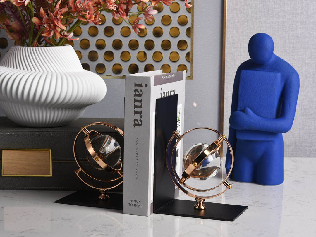 Clear Crystal Globe Dekorasi Patung Logam Bookend